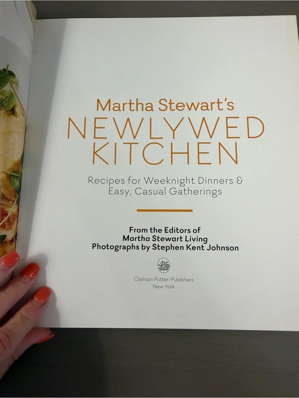 Martha Stewart's Newlywed Kitchen: Recipes for Weeknight Dinners Cookbook EUC